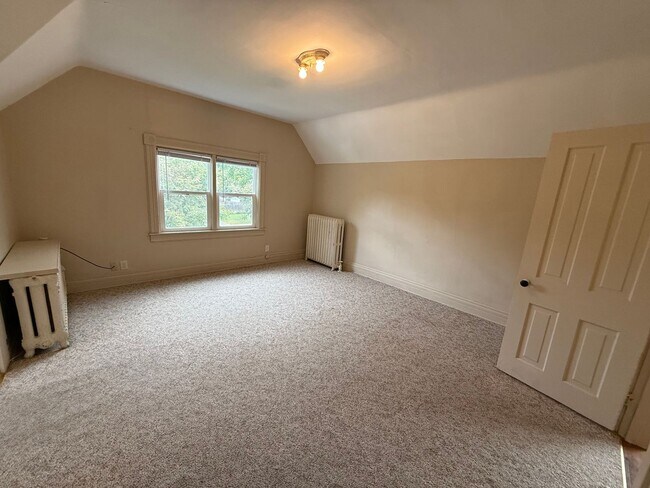 Photo - Spacious 1 Bed, 1 Bath Apartment Close to ... Unit A824-02