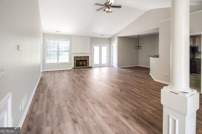 Photo - 258 Brookcliff Dr NE
