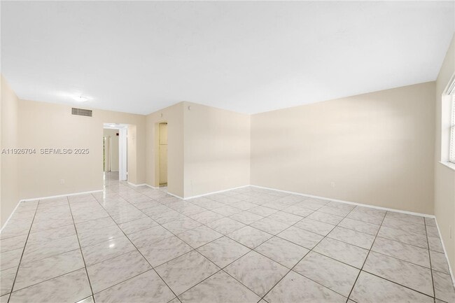 Photo - 16215 NE 18th Ct Unit 212