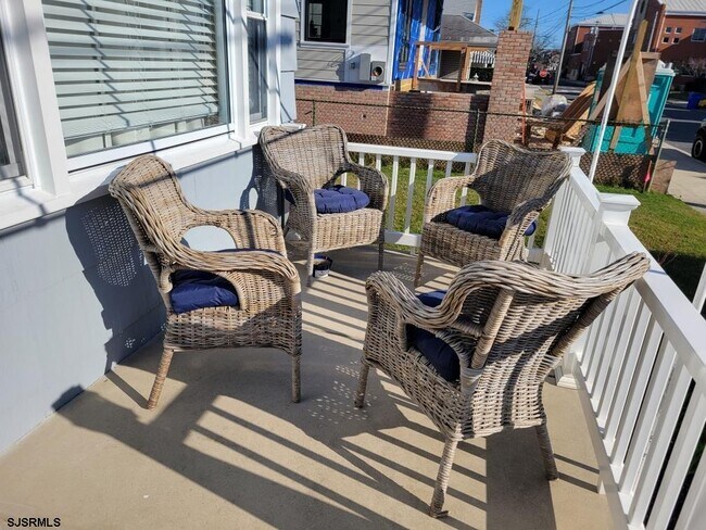 Photo - 209 N Granville Ave