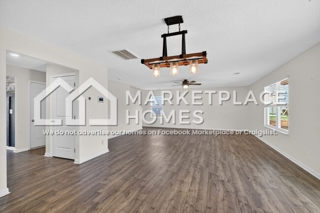 Photo - 1067 Evan Ct