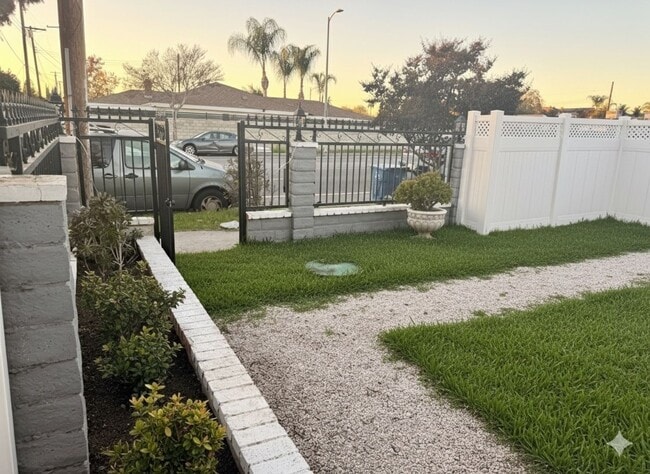 Photo - 7598 Coldwater Canyon Ave