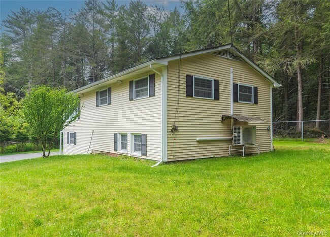 Photo - 65 Berkshire Trail