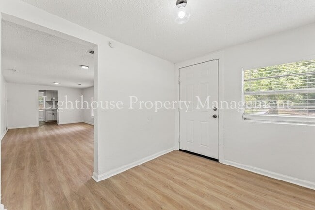 Photo - Renovated 3 Bedroom Home Near Riverside And Avondale