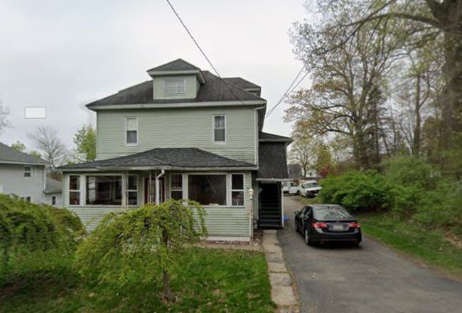 Building Photo - 327 Greenwood Ave Unit 1