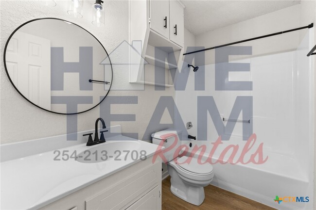 Building Photo - 1005 Eastside Dr