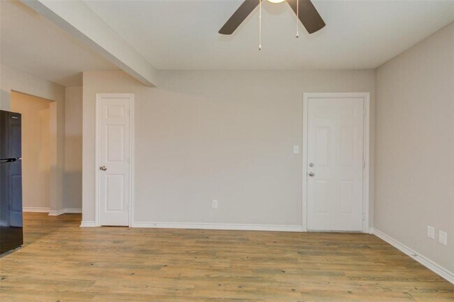 Photo - 2415 McGowen St Unit 1