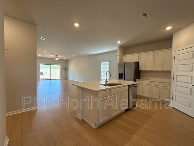 Photo - 280 Shangrila Wy