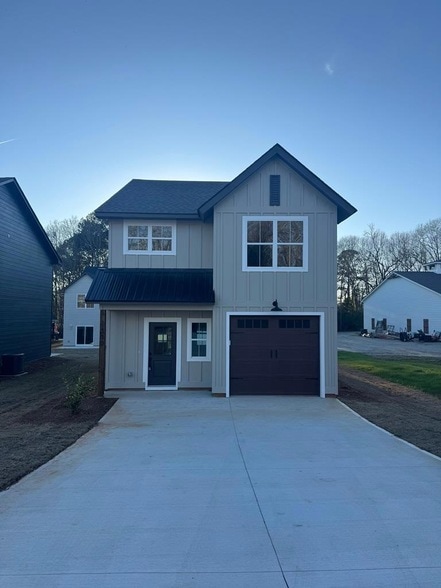 Photo - 300 Burns Ave