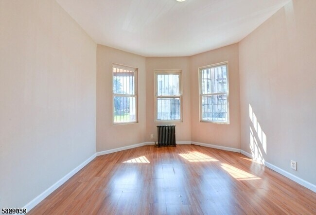 Photo - 307 21st St Unidad 2