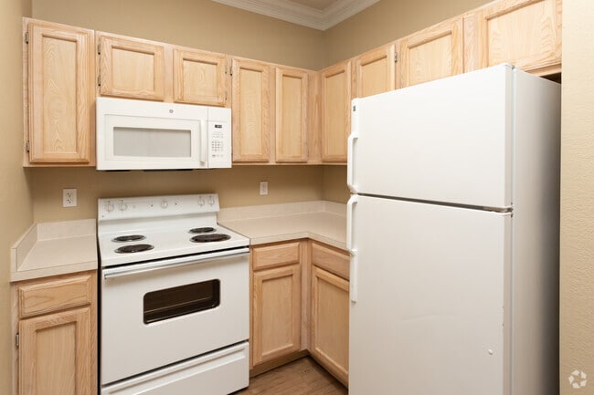 2 BR, 2 BA 1138 SF