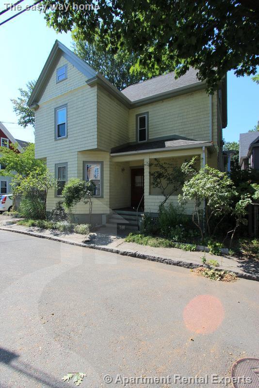 Building Photo - 12 A Saginaw Ave