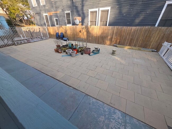 Photo - 1102 E 33rd St Unidad 1102 E. 33rd St  D