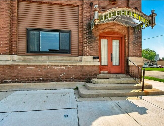 Building Photo - 301 E Main St Unit 301 E Main St