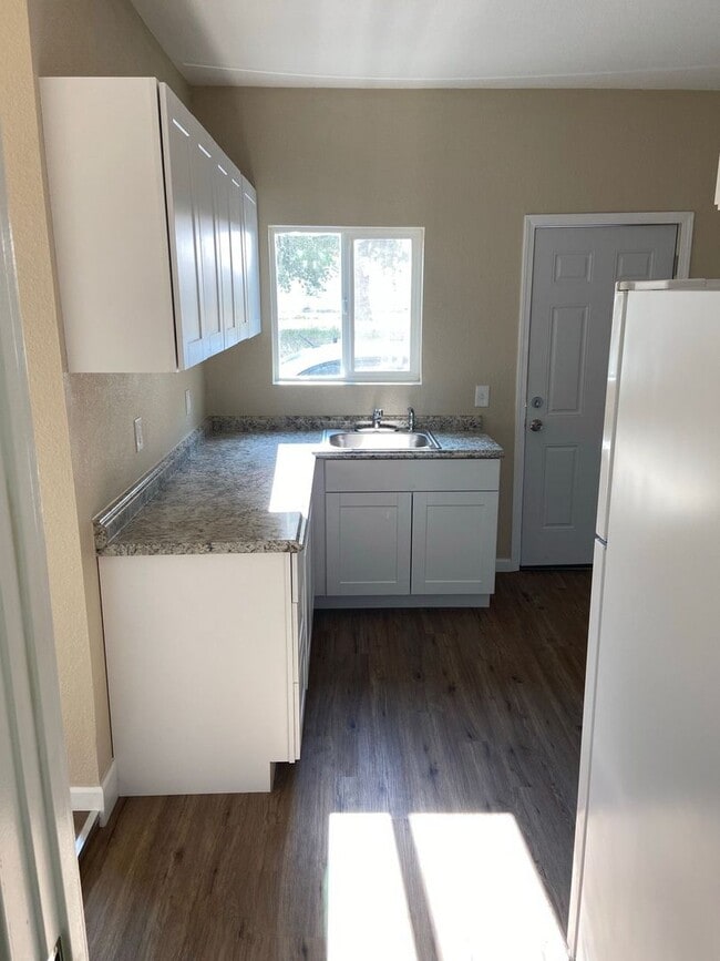 Photo - 318 E Front St