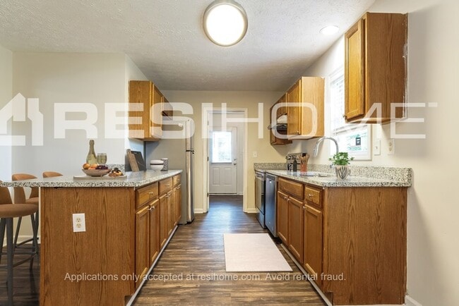 4925 43rd Way N
