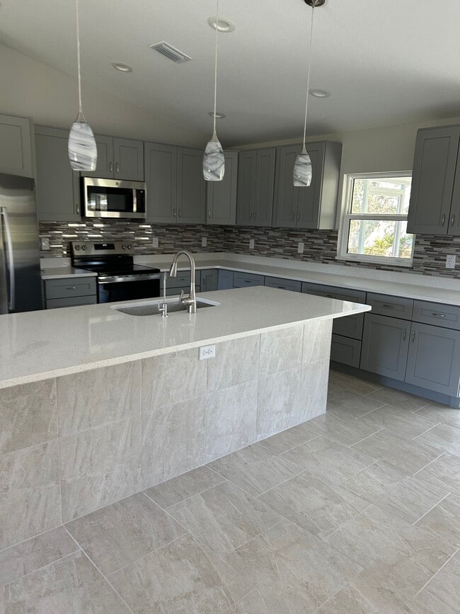 Photo - 2400 Carpenter Ln