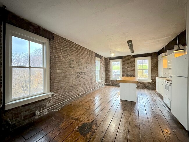 Photo - 12 Front St Unit 1