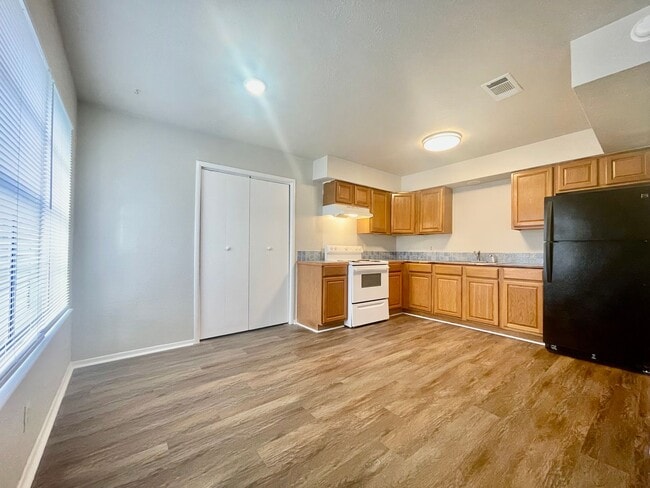 Building Photo - 101/103 Lockhart St. Unit 101 Rental