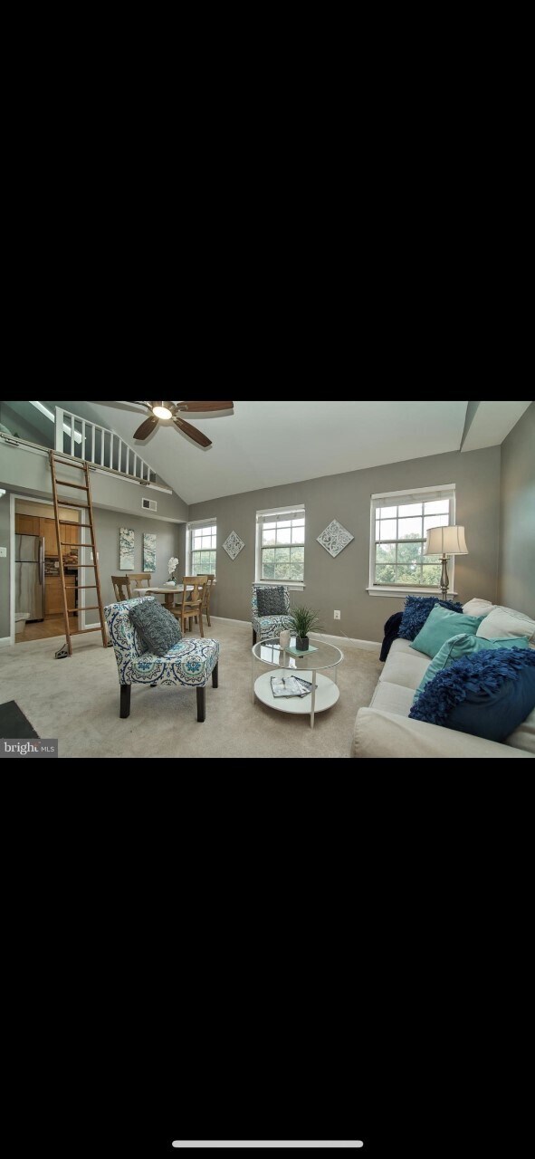 Photo - 2109 N Scott St Unidad 55