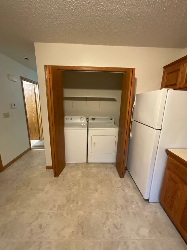 Photo - 404 E Adams St Unit 404 E. Adams Apt. A