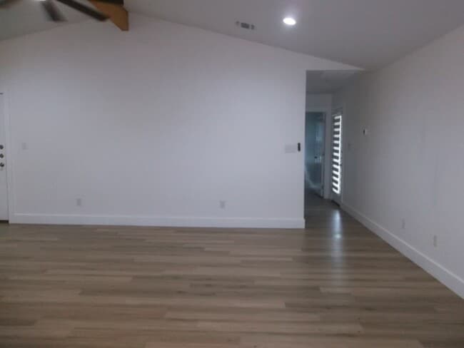 Photo - 240 Pin Oak Way N