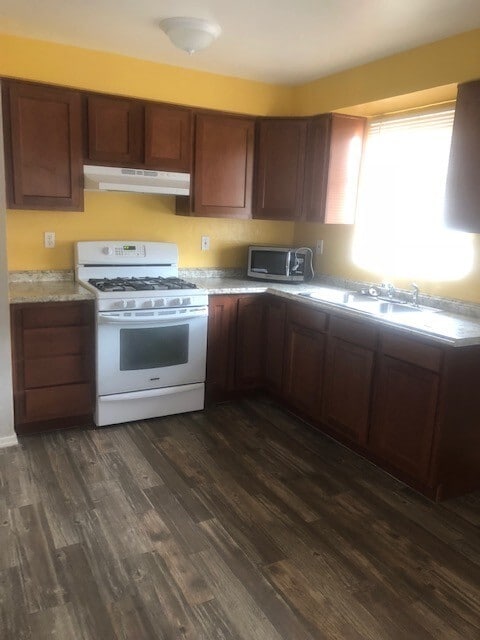 Building Photo - 1532 N El Rio Dr Unit A