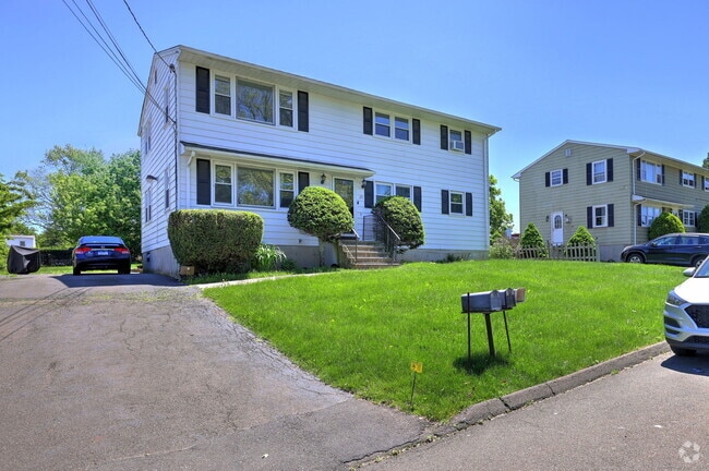 Building Photo - 23 Gilbert Ln Unit 25 Rental