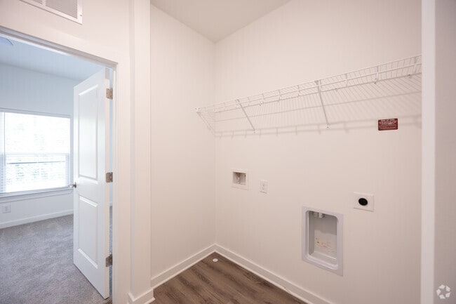 2BR, 1BA - 858SF - Laundry Room