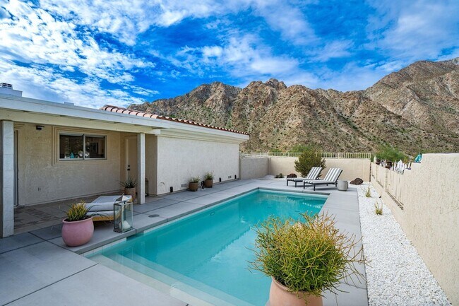 Building Photo - 53680 Avenida Montezuma Rental