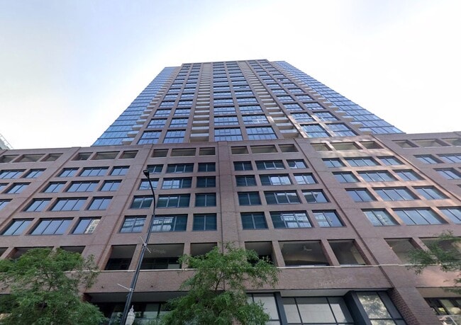 Building Photo - 637 N Wells St Unit 2607