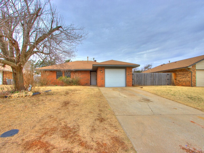 Building Photo - 5933 N Redmond Ave