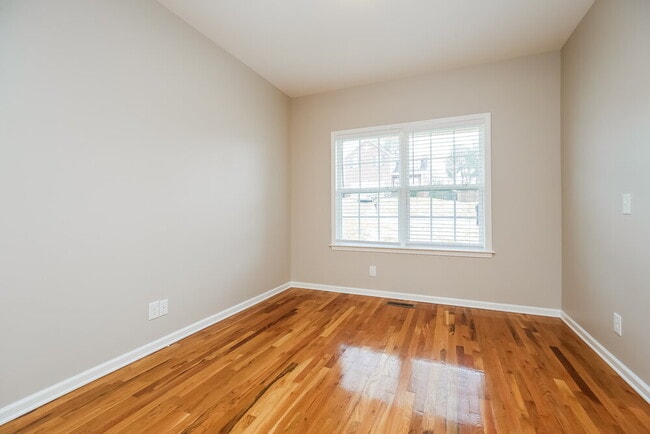 Photo - 1214 Saddle Brook