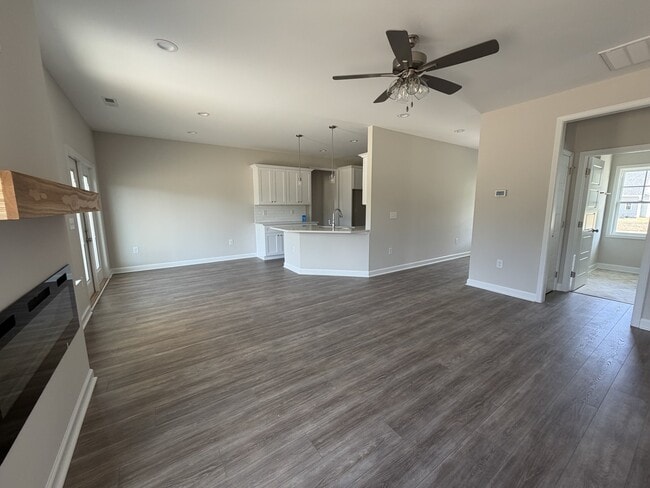 Photo - 405 Creeks Edge Dr