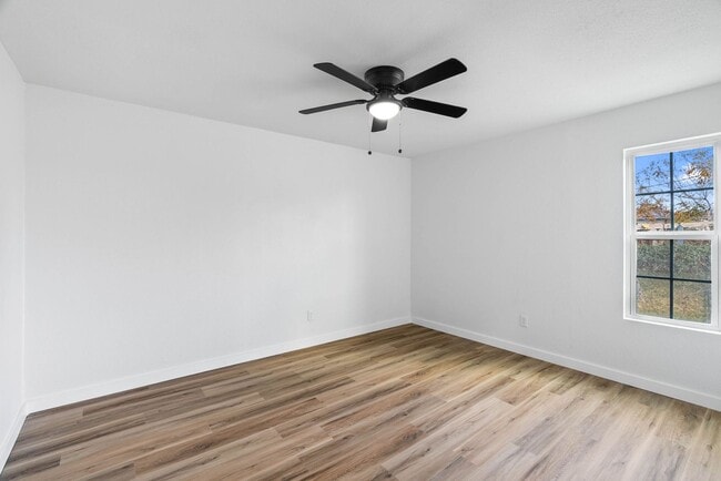 Photo - 3 Bedroom 1 Bath Remodeled Home