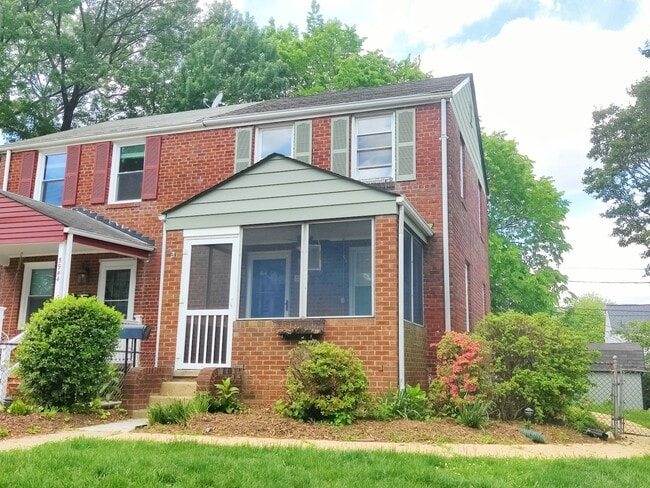 Photo - 5942 Williamsburg Rd Townhome