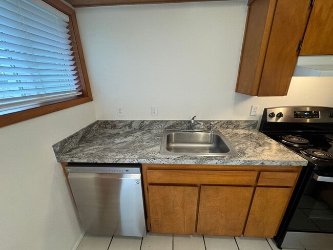 Photo - 1030/A/ Unit 1030/A/B