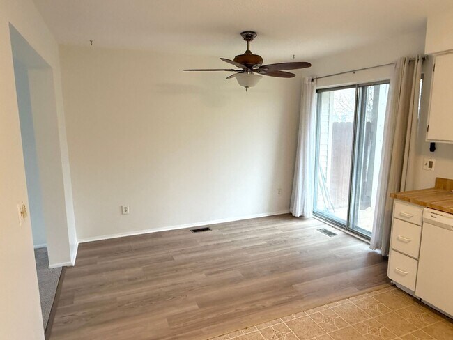 Photo - Newly Renovated! - 2 Bedroom, 1.5 Bathroom Condo In Van Buren Twp, Mi