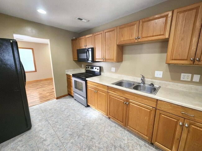 Photo - Cute home with amazing natural lighting! Check it out today!