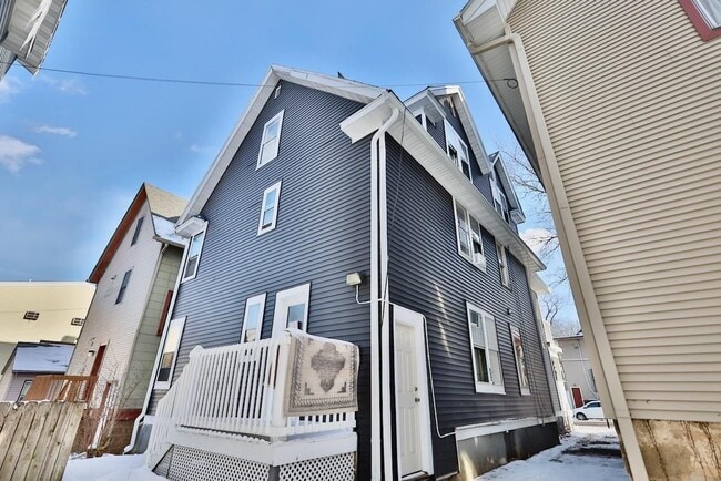 Photo - 452 W Doty St Unidad #1