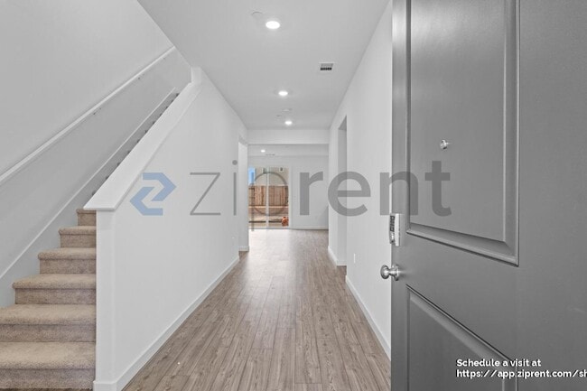 Photo - 1747 Tornillo Ave