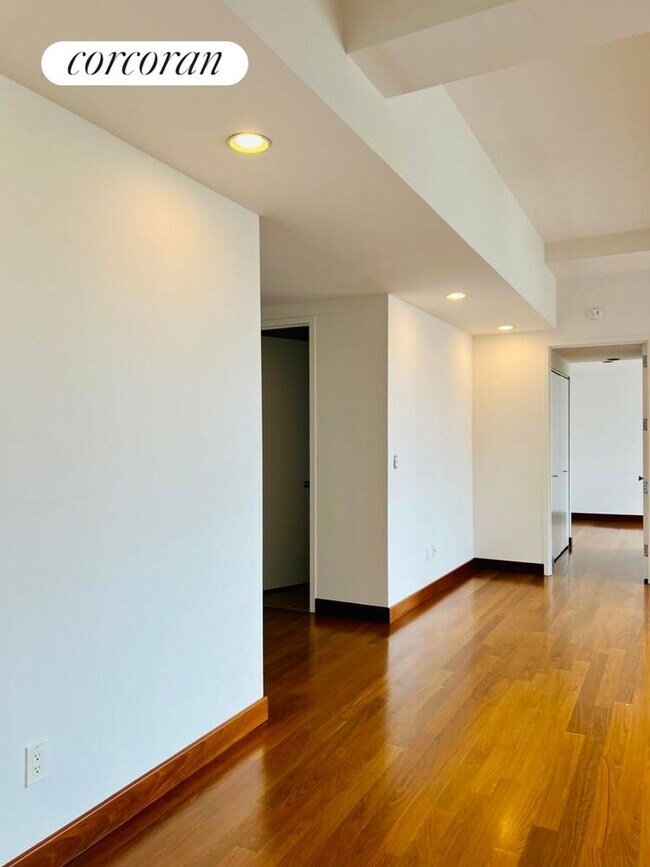 Photo - 305 E 63rd St