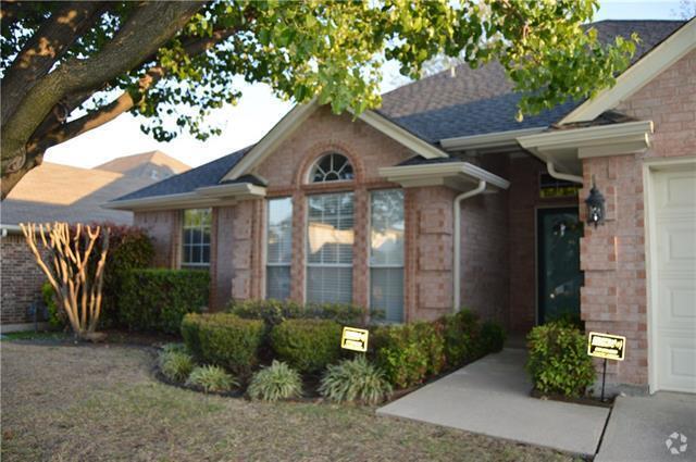 Building Photo - Spacious 3/2/2 For Lease Rental