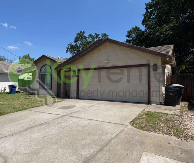 Photo - 2624 Walnut Ave