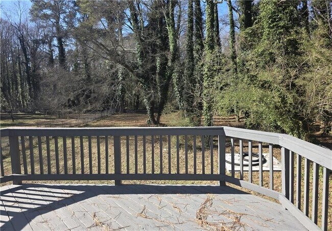 Photo - 2435 Bouldercliff Way SE