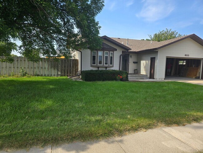 Photo - Charming 4-Bedroom Home with Modern Comfor...