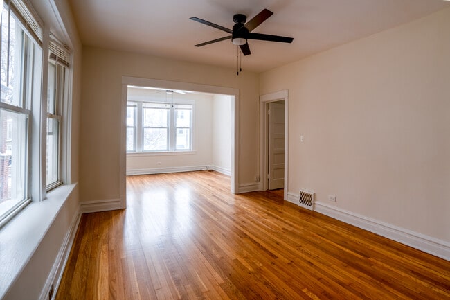 Photo - 3541 N Whipple St Unit 1