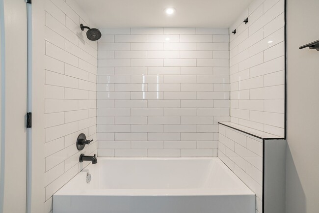 Photo - 1725 N 25th St Unit 2