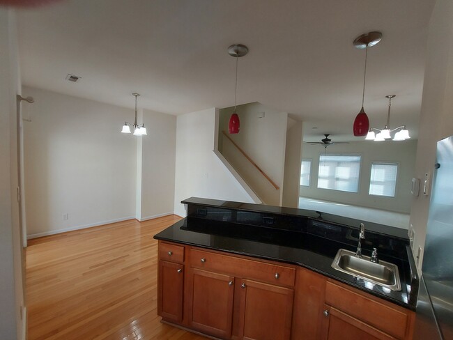 Photo - 424 21st St Townhome