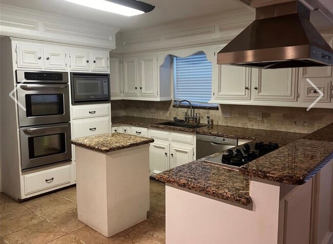 Photo - 2003 Castlerock Rd